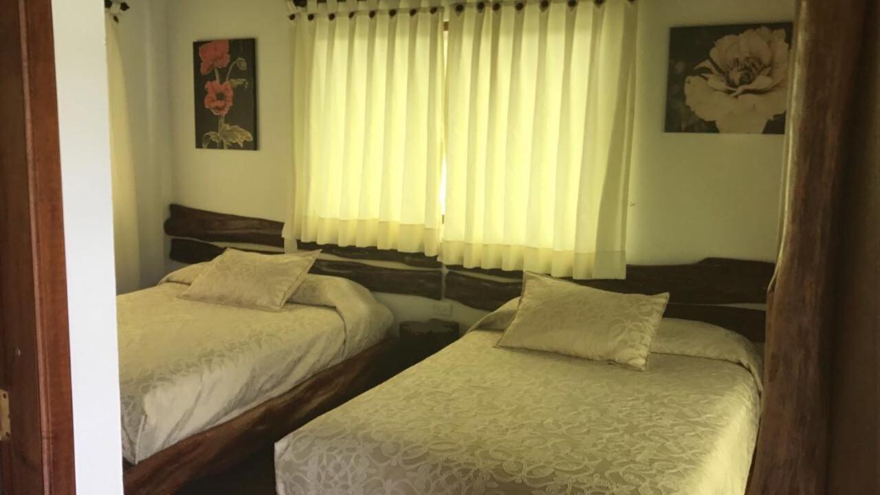 Hosteria Tierra Dorada Yantzaza Buitenkant foto