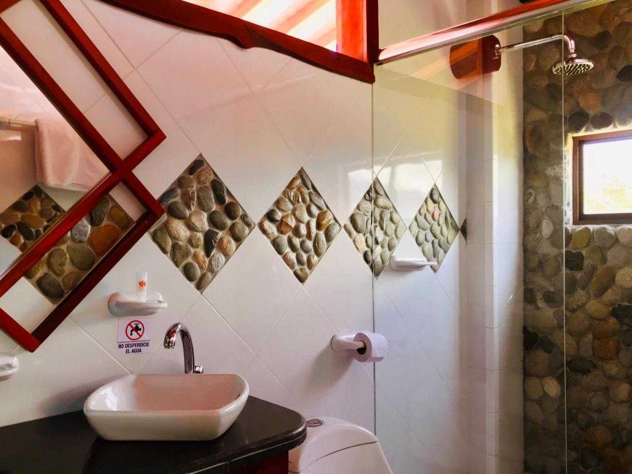 Hosteria Tierra Dorada Yantzaza Buitenkant foto