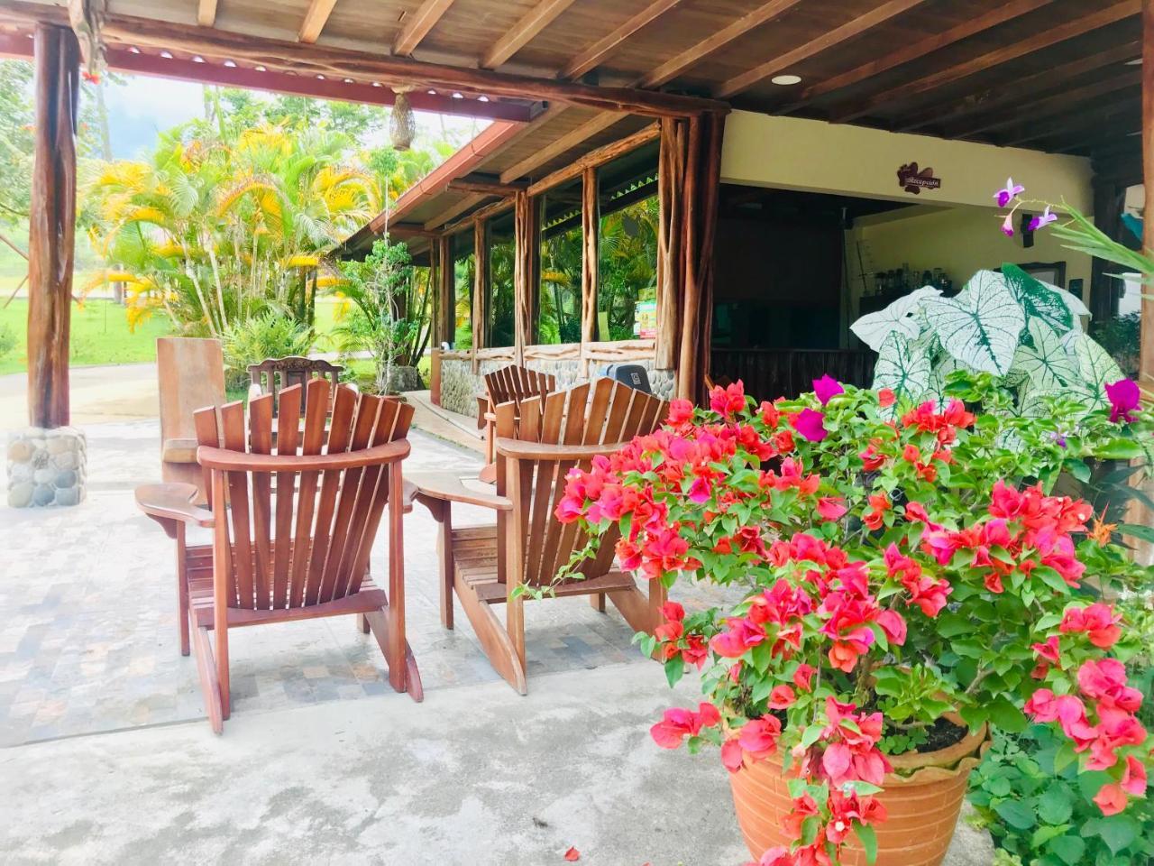 Hosteria Tierra Dorada Yantzaza Buitenkant foto