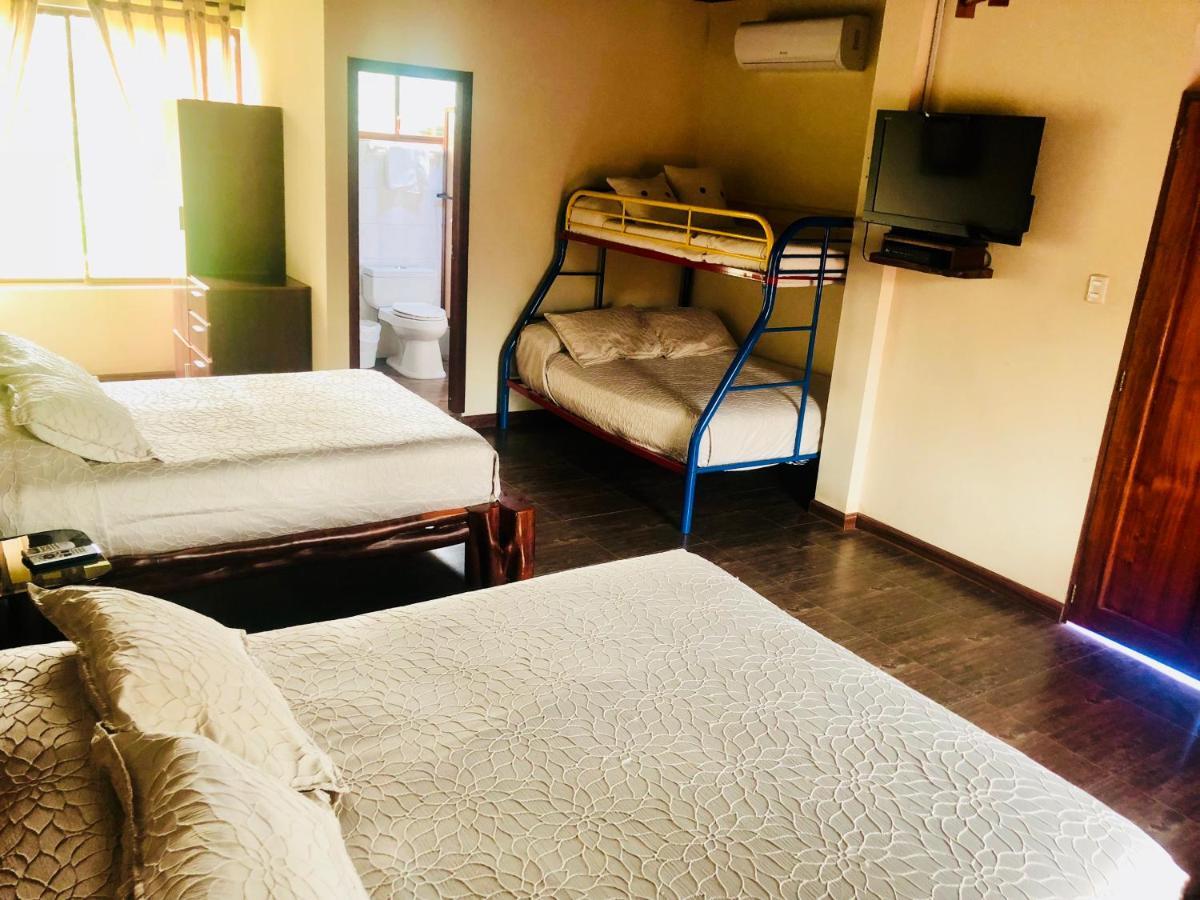 Hosteria Tierra Dorada Yantzaza Buitenkant foto